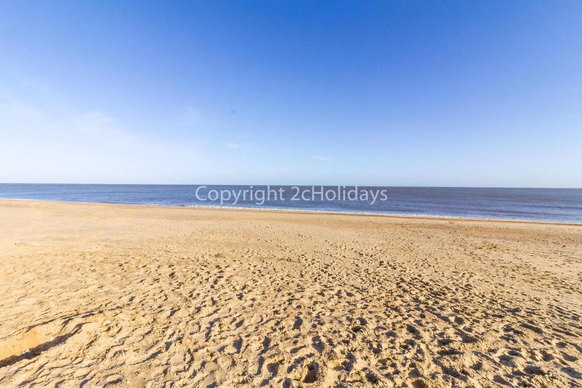 Great 3 Bedroom Chalet To Hire With In Hemsby, Great Seaside Break! Ref 18194B Bagian luar foto