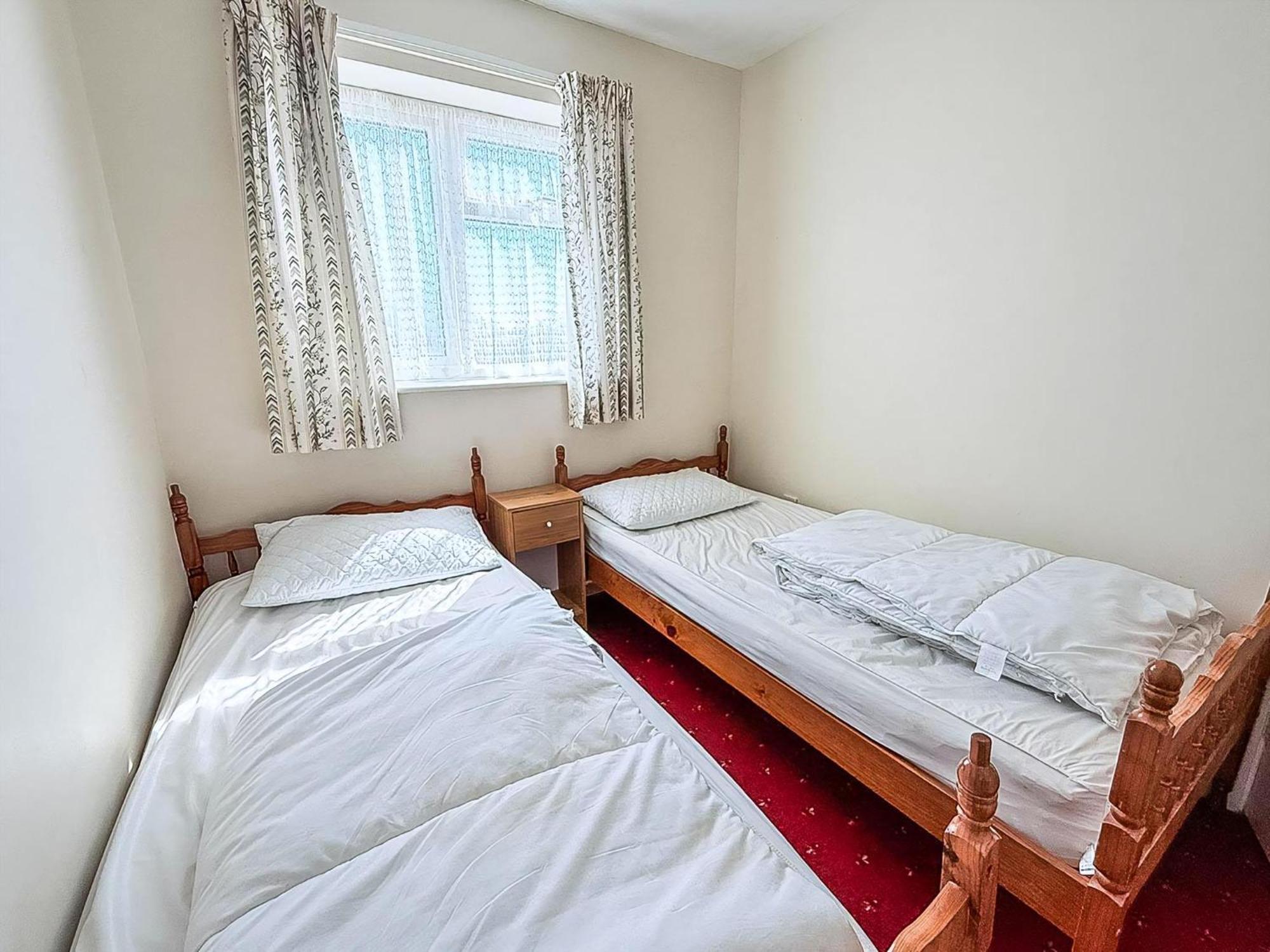 Great 3 Bedroom Chalet To Hire With In Hemsby, Great Seaside Break! Ref 18194B Bagian luar foto